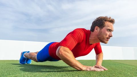 En Etkili Arka Kol (Triceps) Hareketleri: Hacim ve Güç İçin En İyi 8 Egzersiz